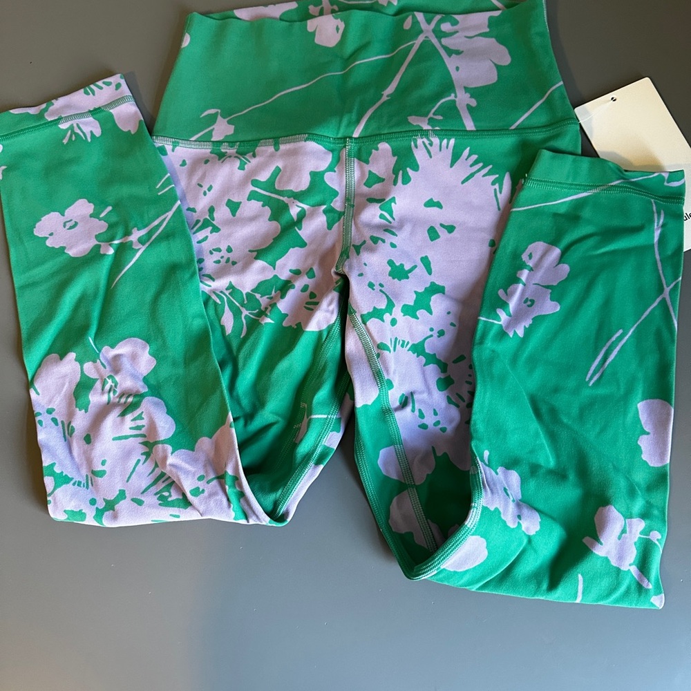 NWT lululemon high rise crop 23” length size 6
